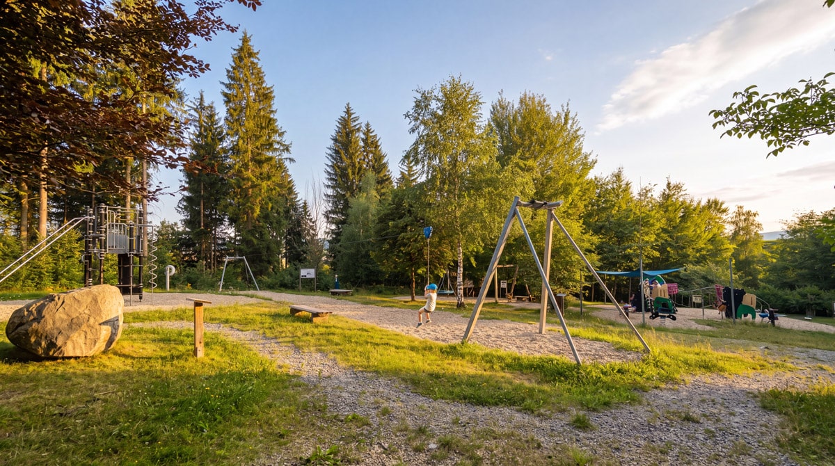 Fledermaus-Skulpturenweg Rinchnach, Tagesausflug mit Kindern, Waldspielpaltz, Abenteuerspielplatz